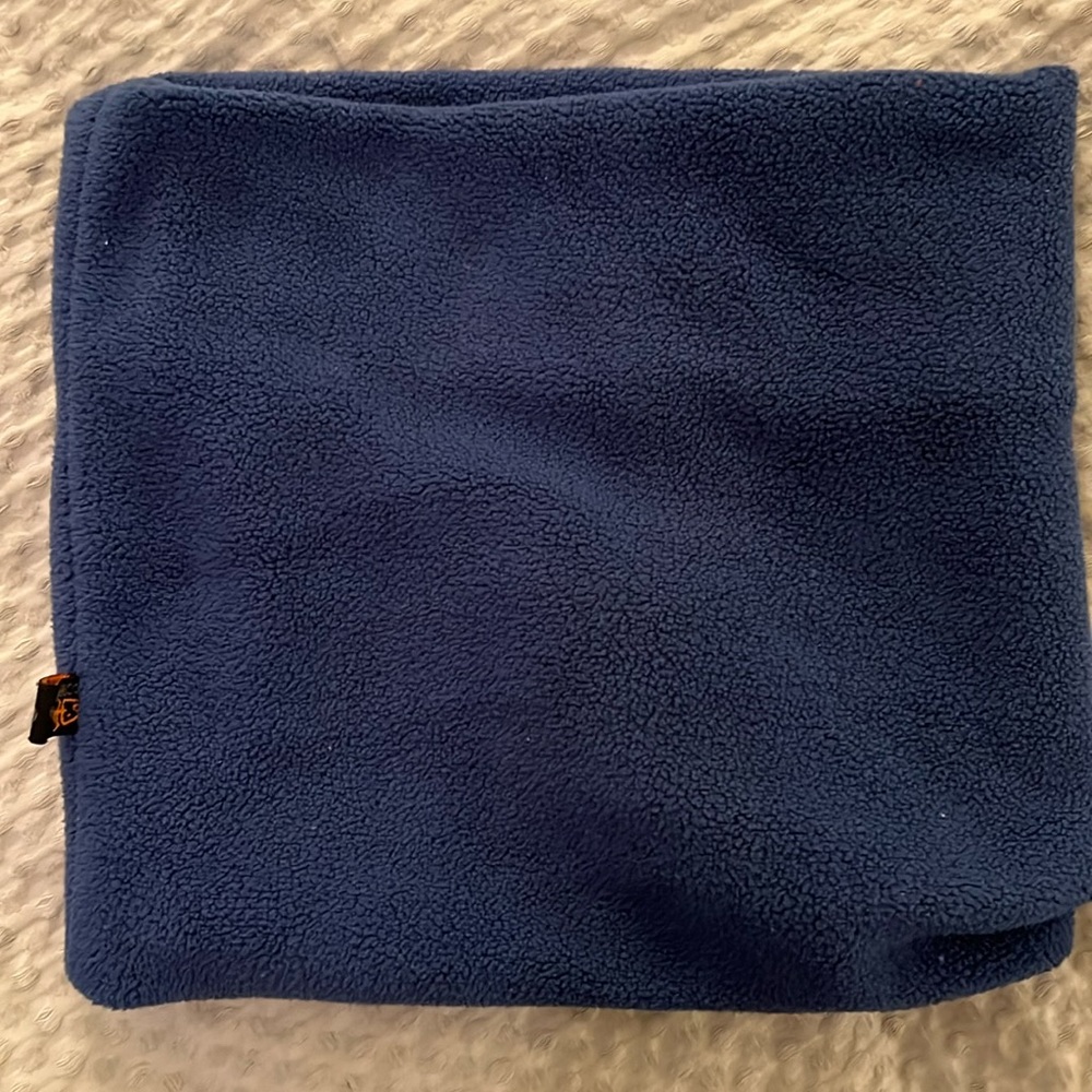 Screamer fleece neck warmer